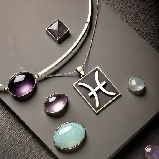 BIJUTERI PIETRE SEMIPRETIOASE SI UN PANDANTIV CU SEMNUL ZODIEI PESTI