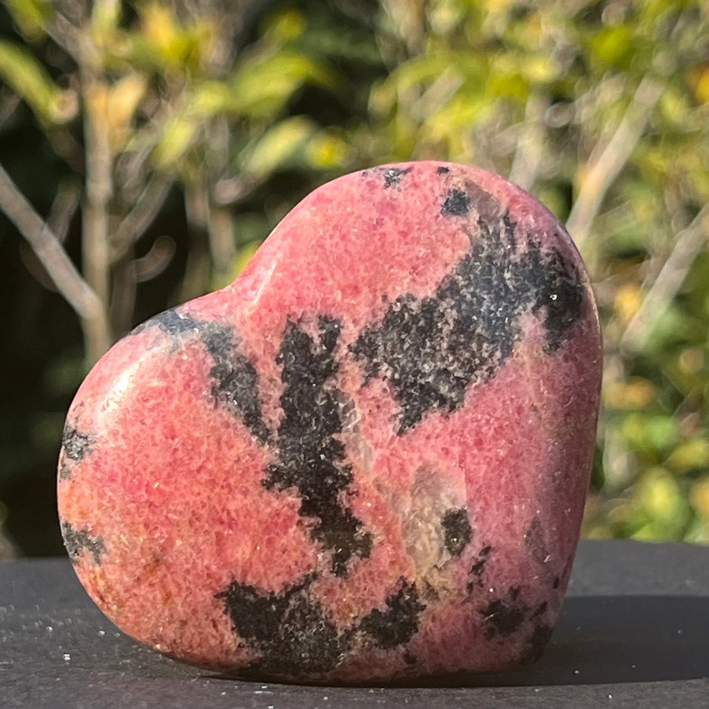 Rodonit, piatra compasiunii și echilibrului emoțional - DRUZY.RO