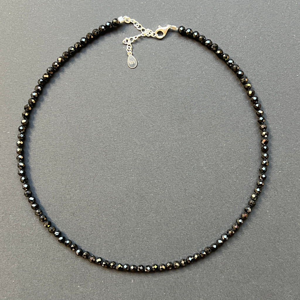 Colier spinel negru fațetat Midnight Spark #90, pietre semipretioase - druzy.ro 1 