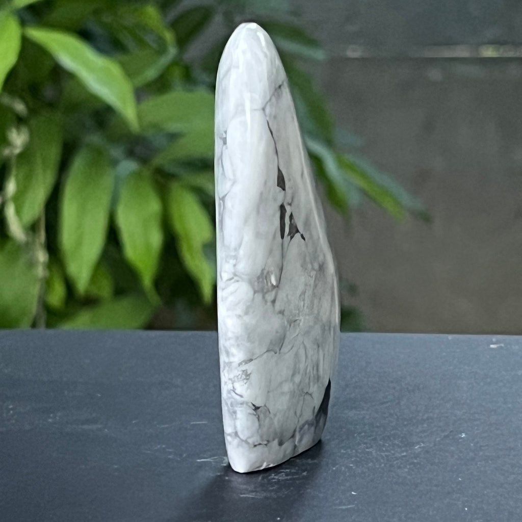 Sculptura howlit alb model 3, pietre semipretioase - druzy.ro 3 