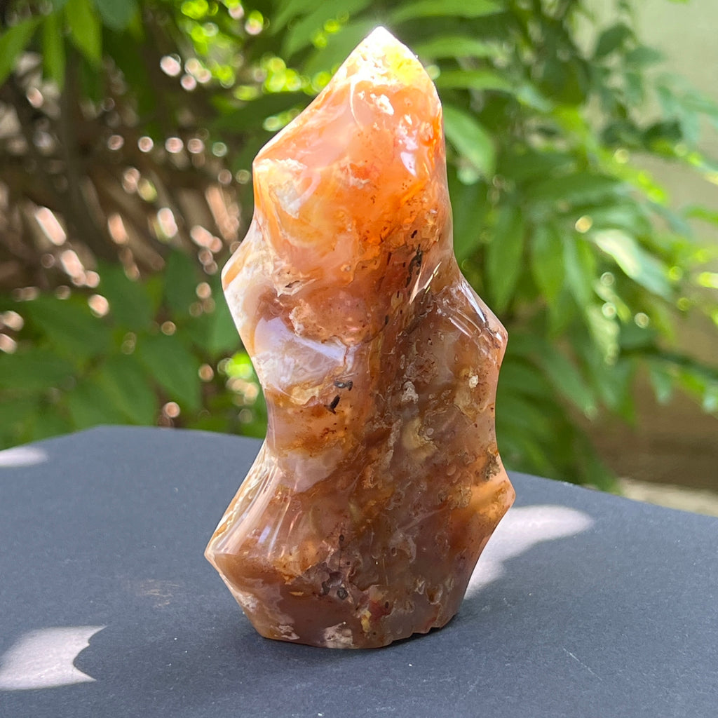 Sculptura forma flacara din agat m1, pietre semipretioase - druzy.ro 1 