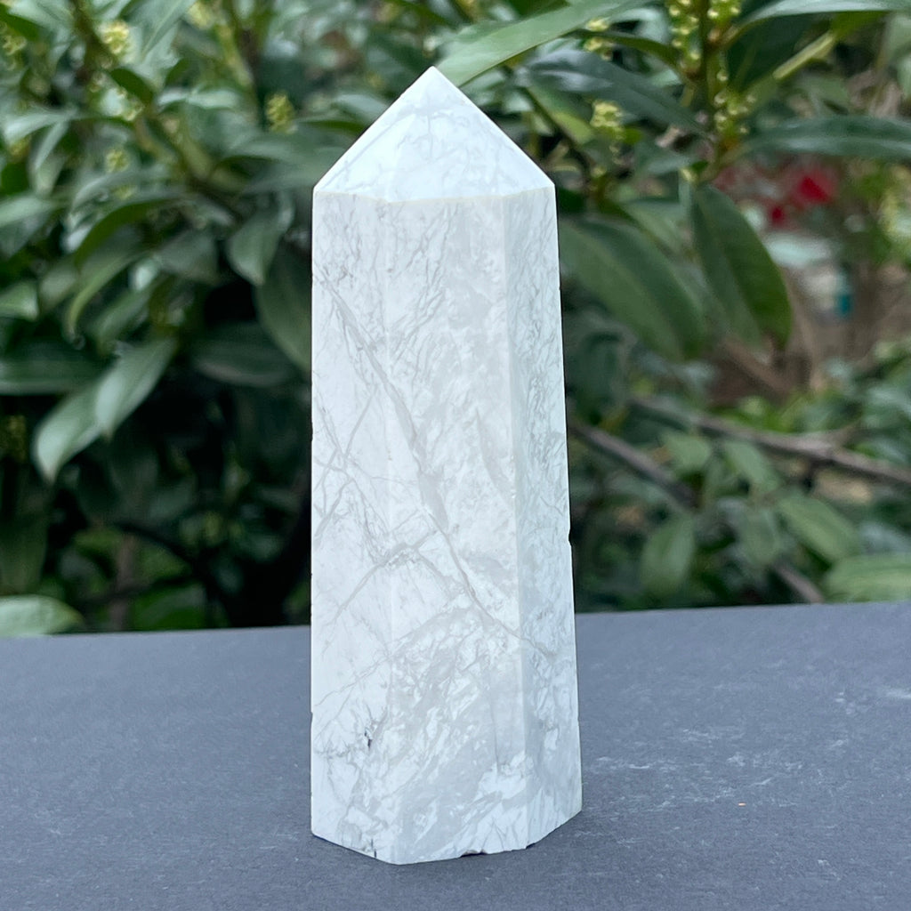 Obelisc howlit alb model L1, pietre semipretioase - druzy.ro 5 