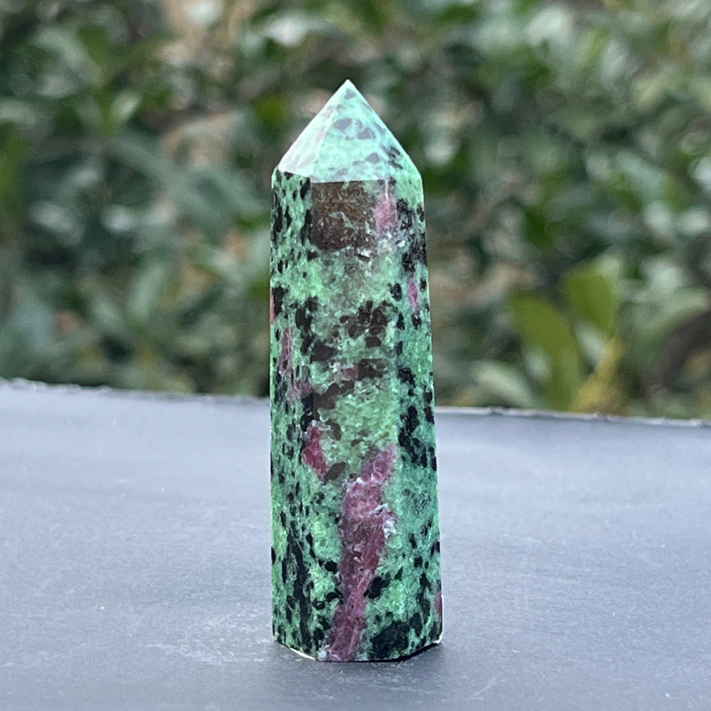 Obelisc rubin in zoisit model 5, pietre semipretioase - druzy.ro 2 
