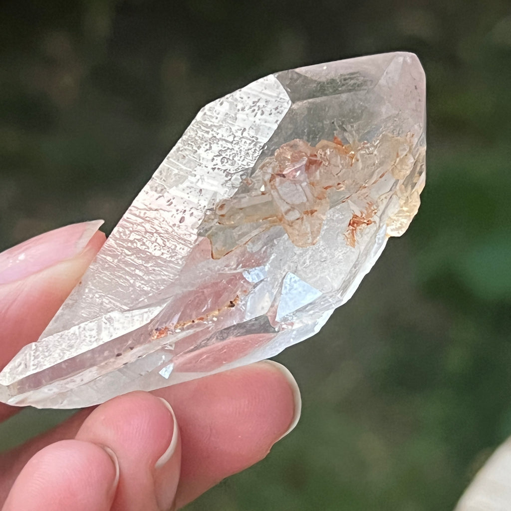 Cristal de cuarț cu incluziuni de goethit brun-portocaliu | Model 7, pietre semipretioase - druzy.ro 4 