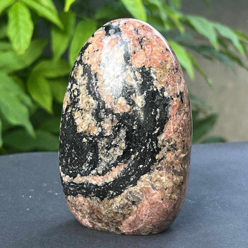 Feldspat cu incluziuni de turmalină m2, pietre semipretioase - druzy.ro 3 