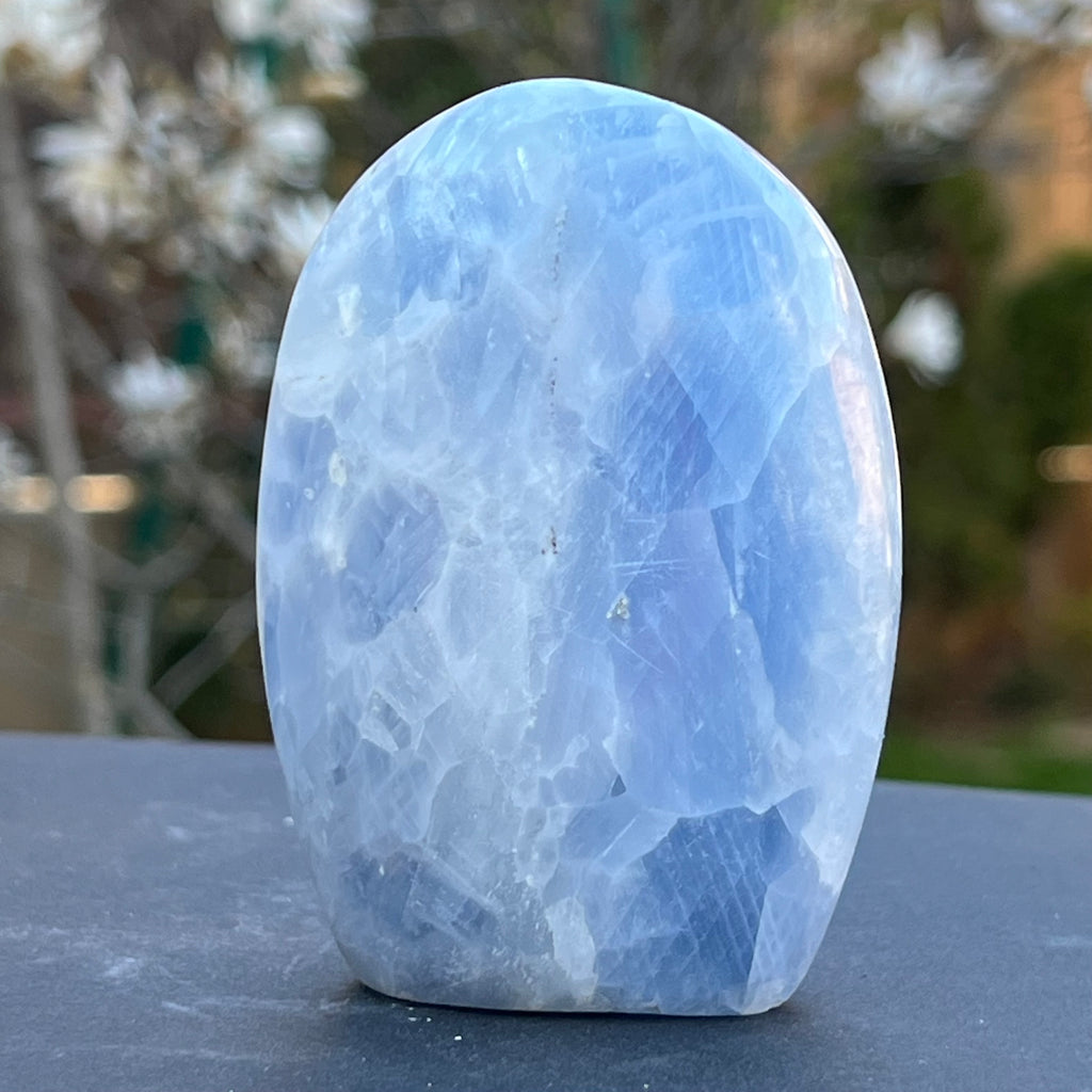 Calcit albastru structura forma libera din Madagascar model 5, druzy.ro, cristale 2