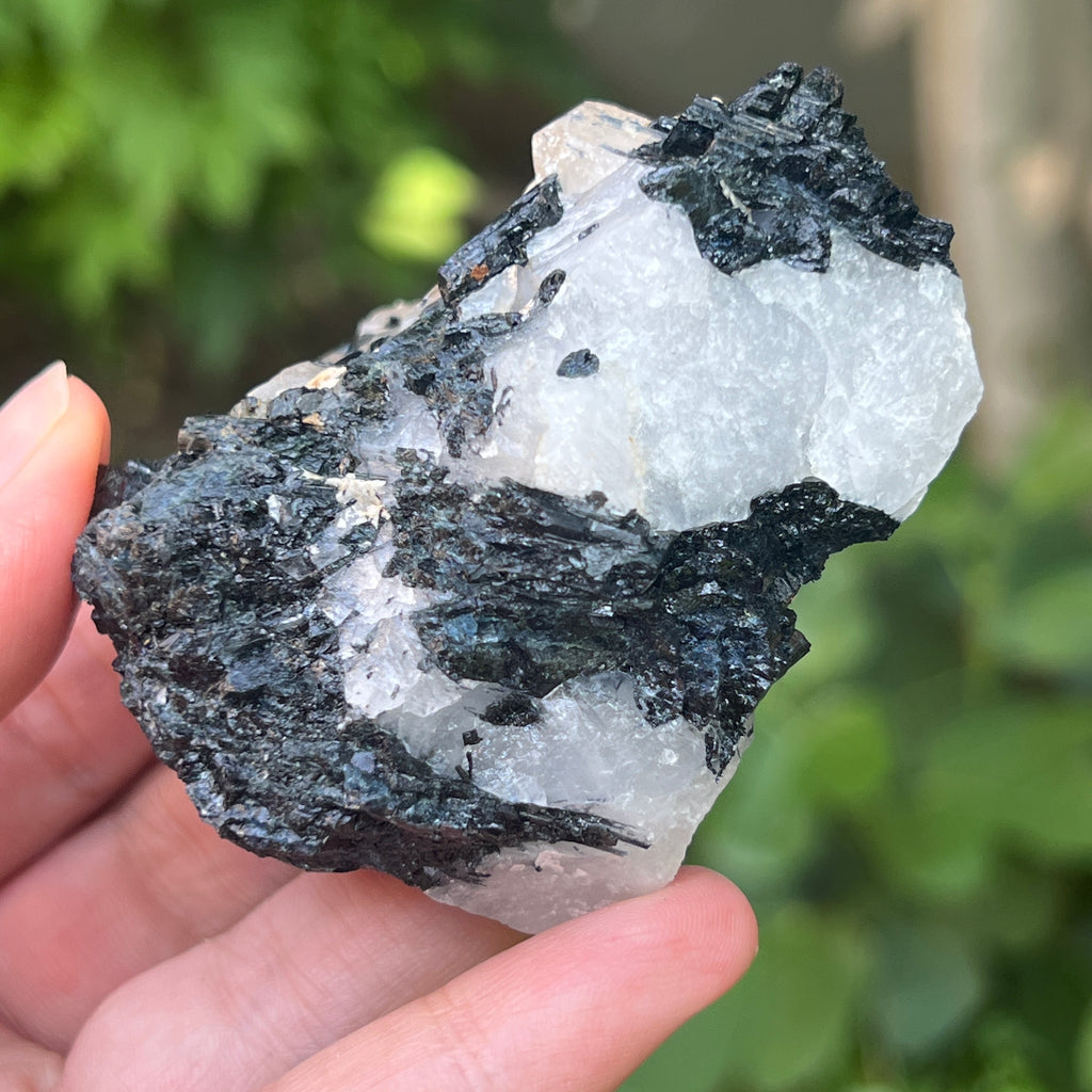 Turmalină neagră cu piatra lunii | Model 3, pietre semipretioase - druzy.ro 5 