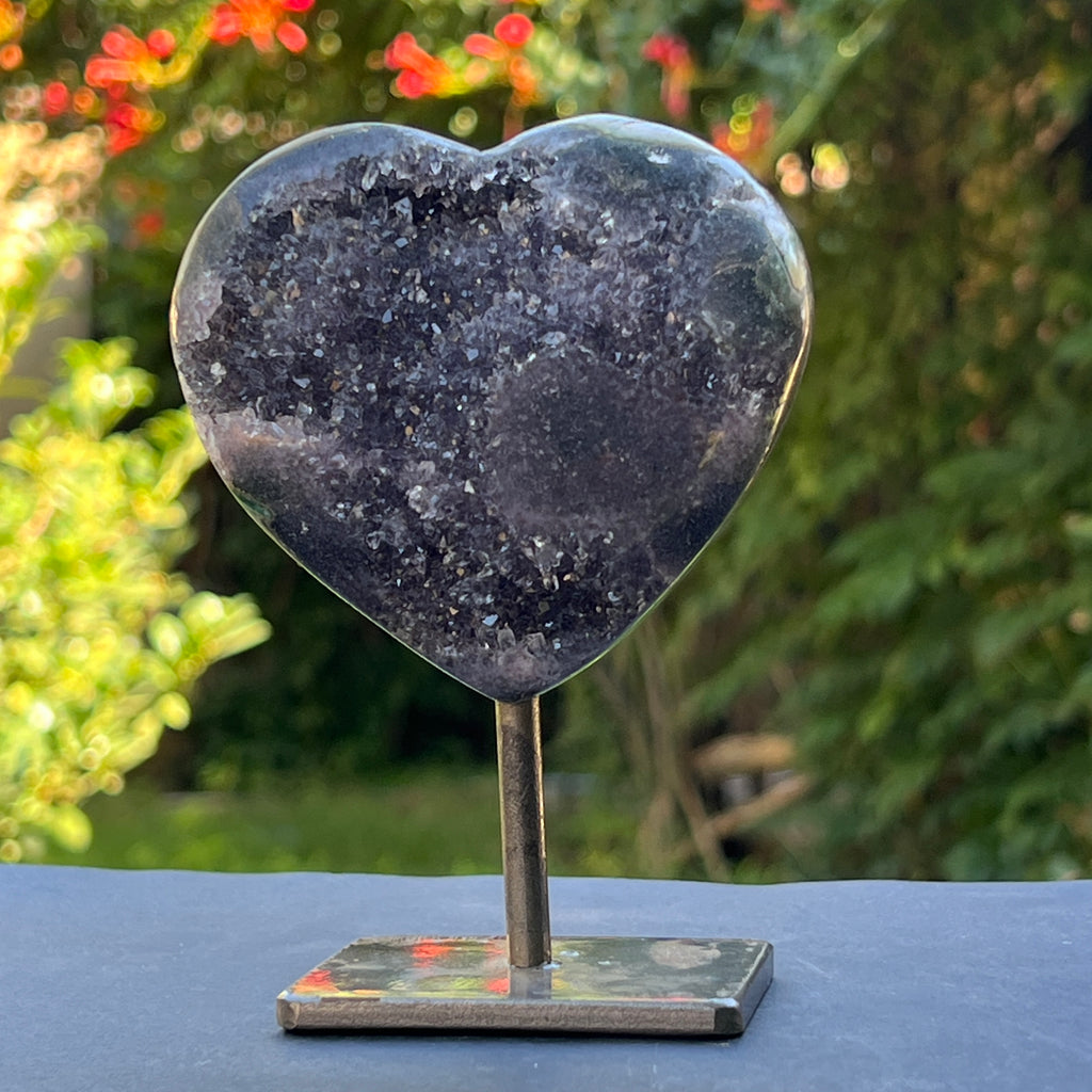 Inima ametist stand model 1, calitate +AAA, geoda ametist Urguay, pietre semipretioase - druzy.ro 1 
