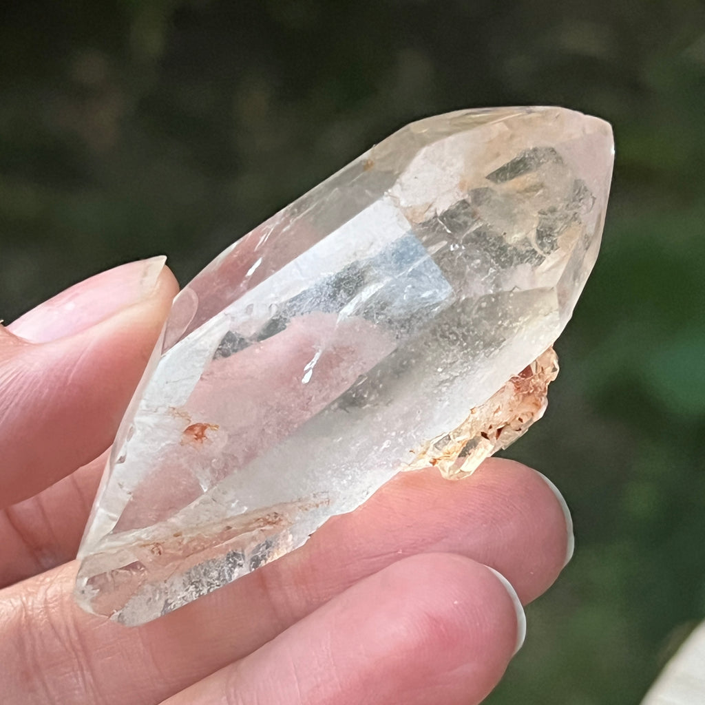 Cristal de cuarț cu incluziuni de goethit brun-portocaliu | Model 7, pietre semipretioase - druzy.ro 3 