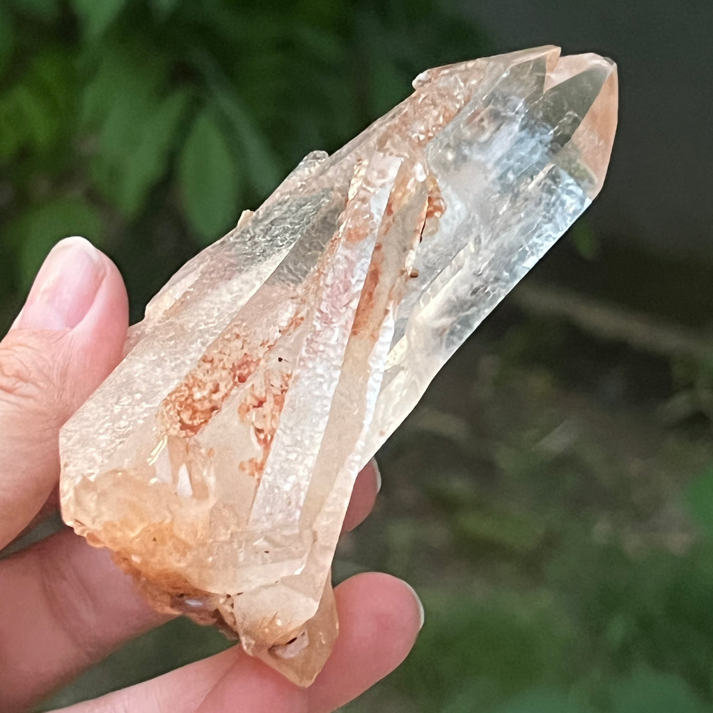 Cristal de cuarț cu incluziuni de goethit brun-portocaliu | Model 8, pietre semipretioase - druzy.ro 7 