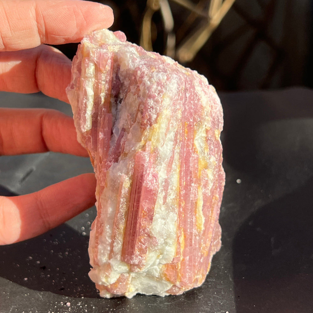 Rubelit/ turmalina roz A piatra bruta din Brazilia m6, pietre semipretioase - druzy.ro 15 