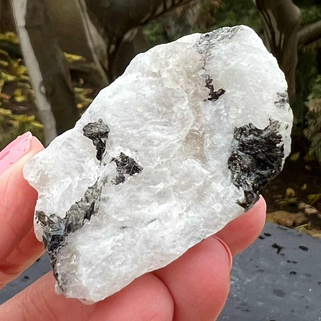 Piatra lunii cu insertii turmalina -piatra bruta m10, druzy.ro, cristale 3
