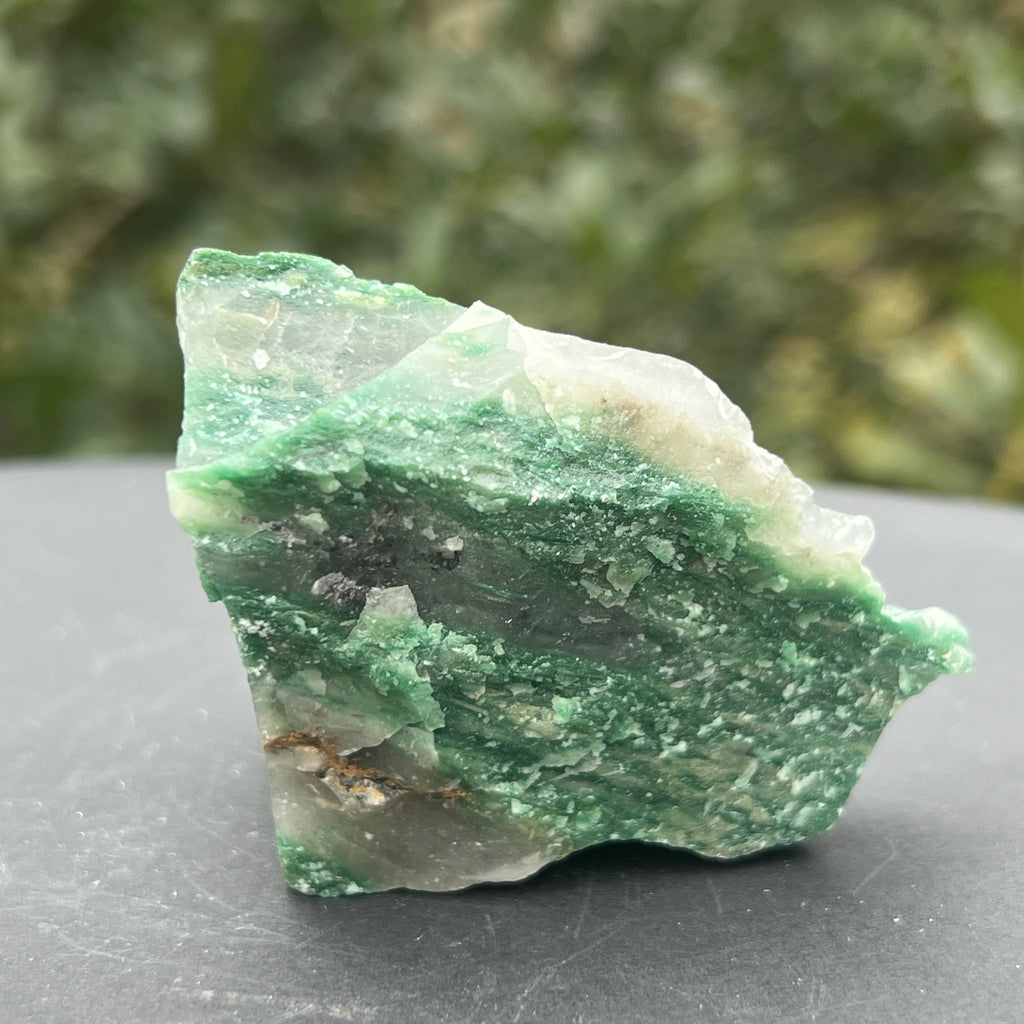 Jad verde piatra bruta model 44, pietre semipretioase - druzy.ro 1 