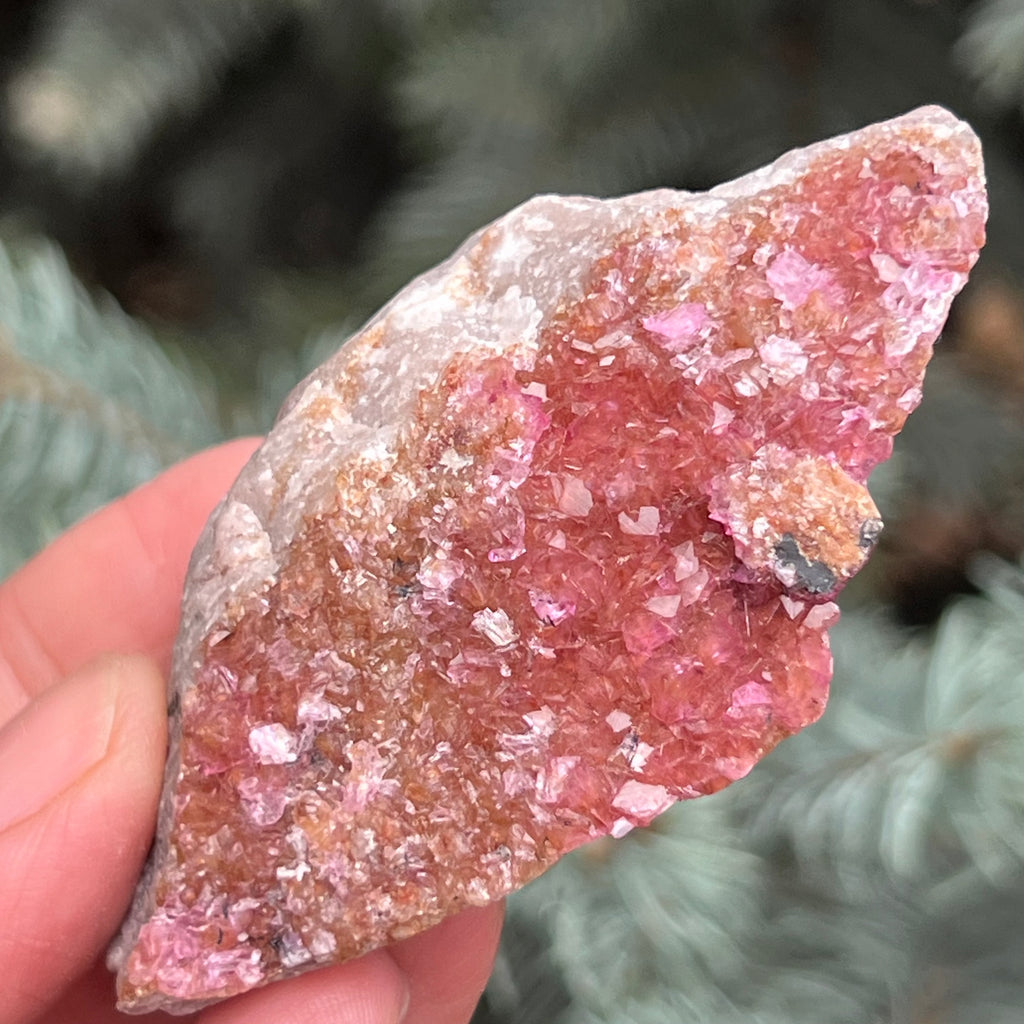Dolomit roz Salrose insertii malachit piatra bruta m31, druzy.ro, cristale 1