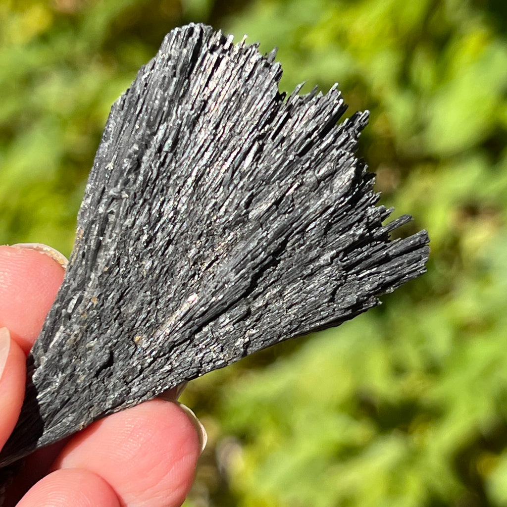Kianit negru (Cianit) piatra bruta, druzy.ro, cristale 7