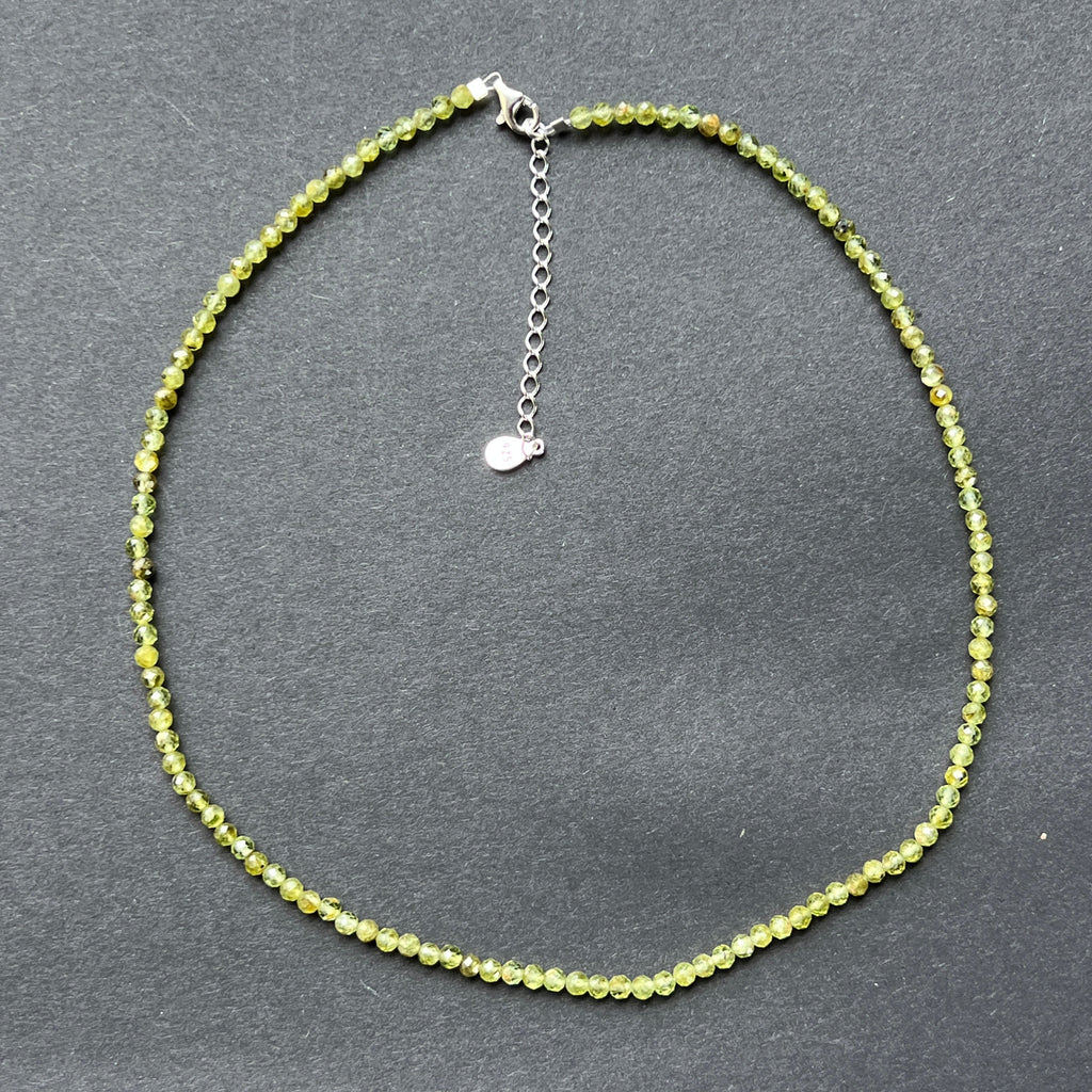 Colier peridot Elara #47, pietre semipretioase - druzy.ro 3 