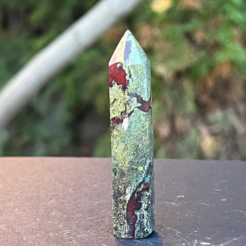 Obelisc mini piatra sangele dragonului (epidot&piedmontit) m7, druzy.ro, cristale 1
