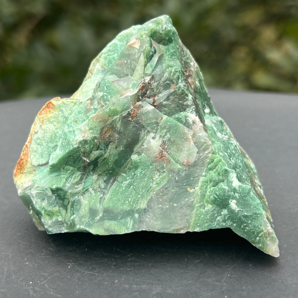 Jad verde piatra bruta model 45, pietre semipretioase - druzy.ro 1 