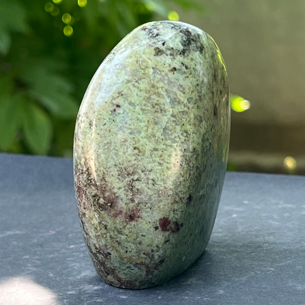 Sculptura crisopraz forma libera | Model L4, pietre semipretioase - druzy.ro 2 
