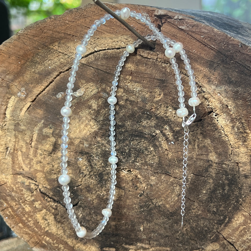 Colier piatra lunii Silent Grace #61, pietre semipretioase - druzy.ro 4 