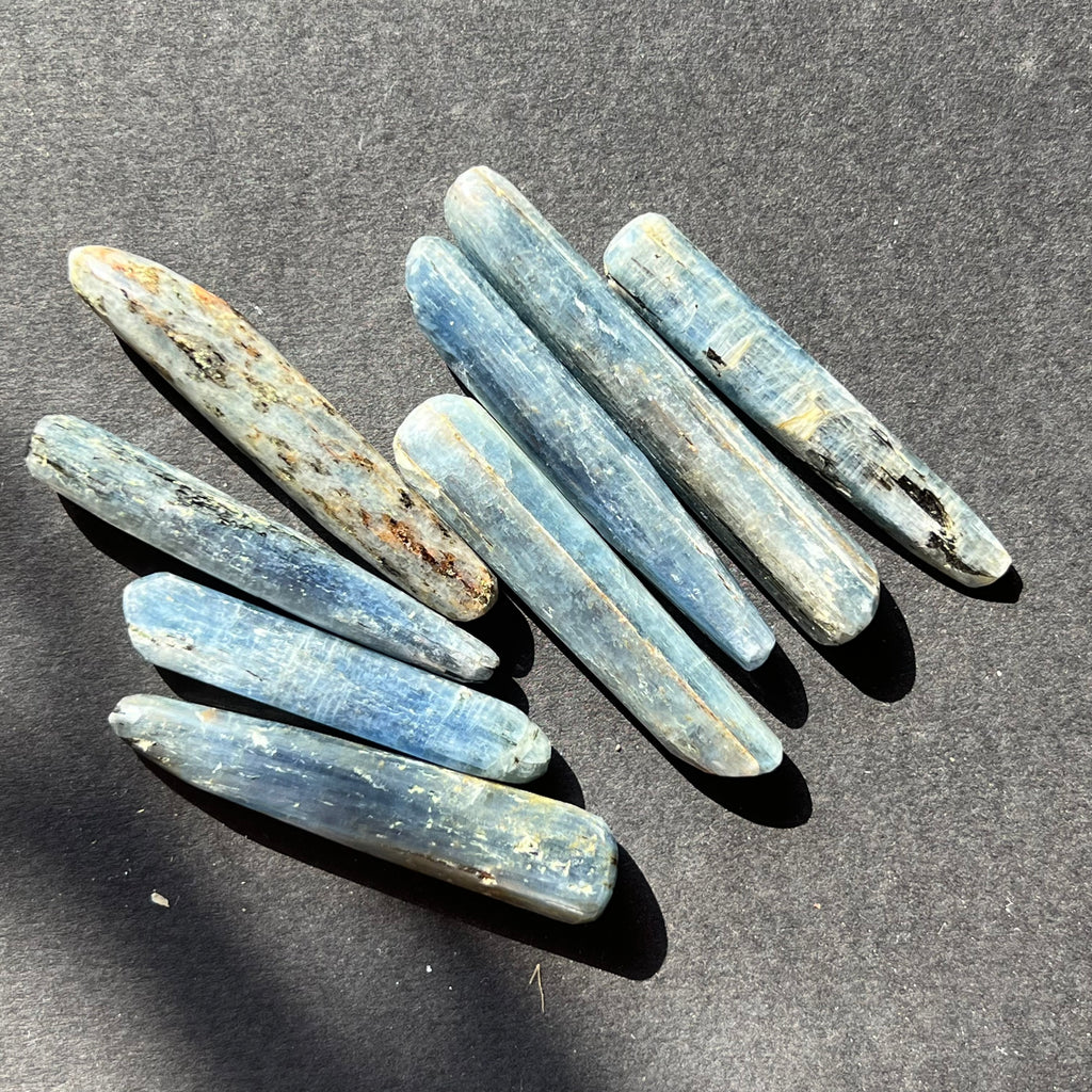 Kianit albastru (Cianit) piatra rulata, druzy.ro, cristale 4