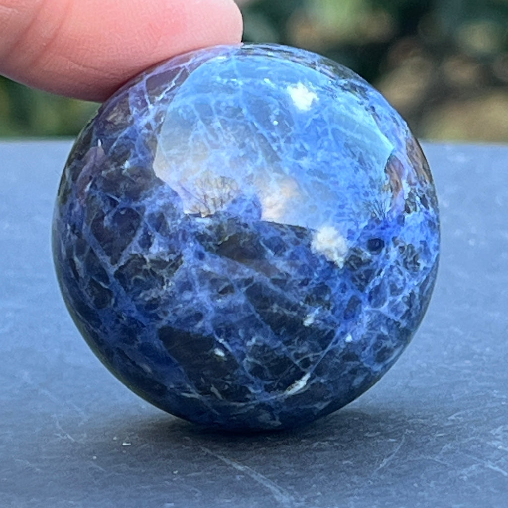 Sodalit sfera model 3, pietre semipretioase - druzy.ro 1 