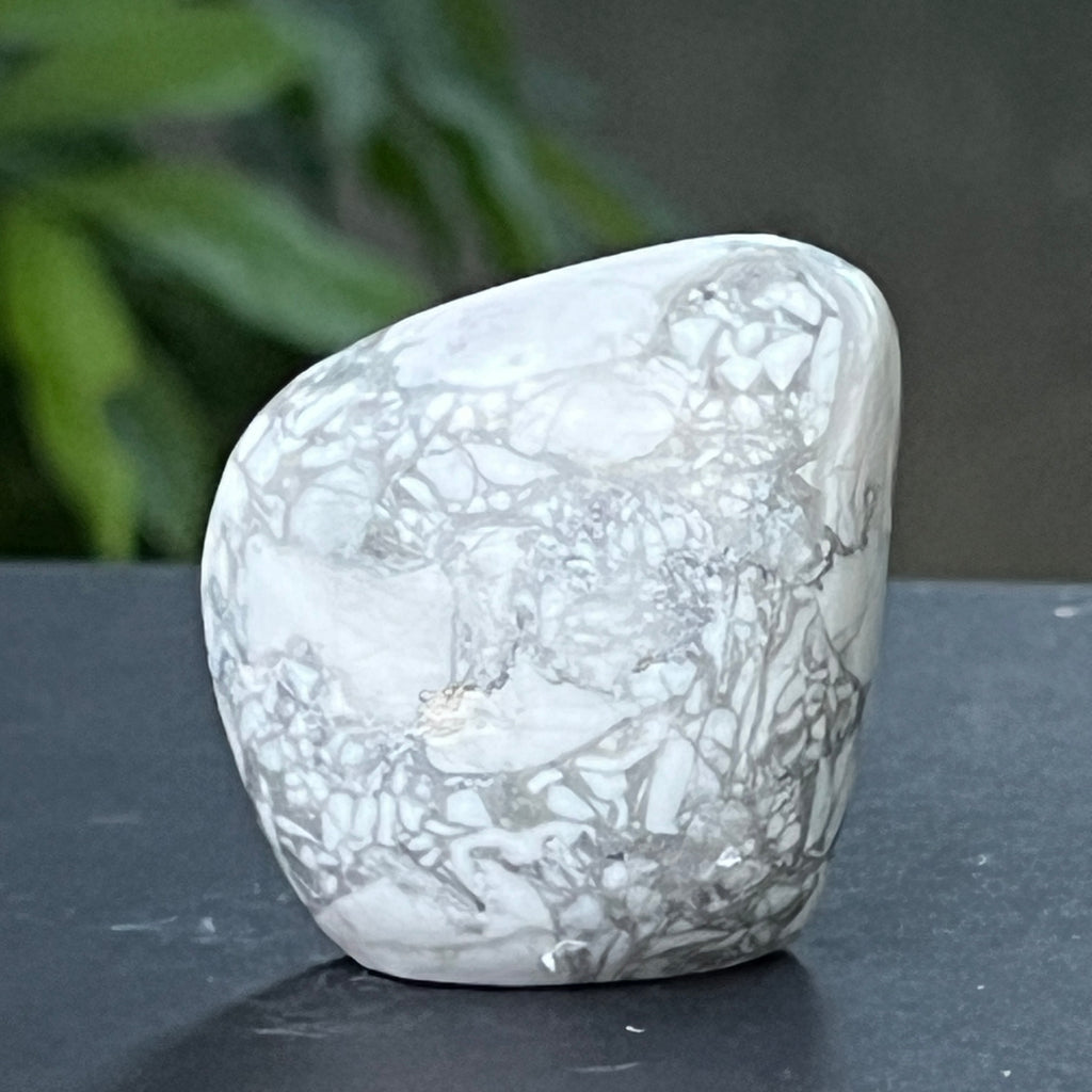 Sculptura howlit alb model 4, pietre semipretioase - druzy.ro 1 