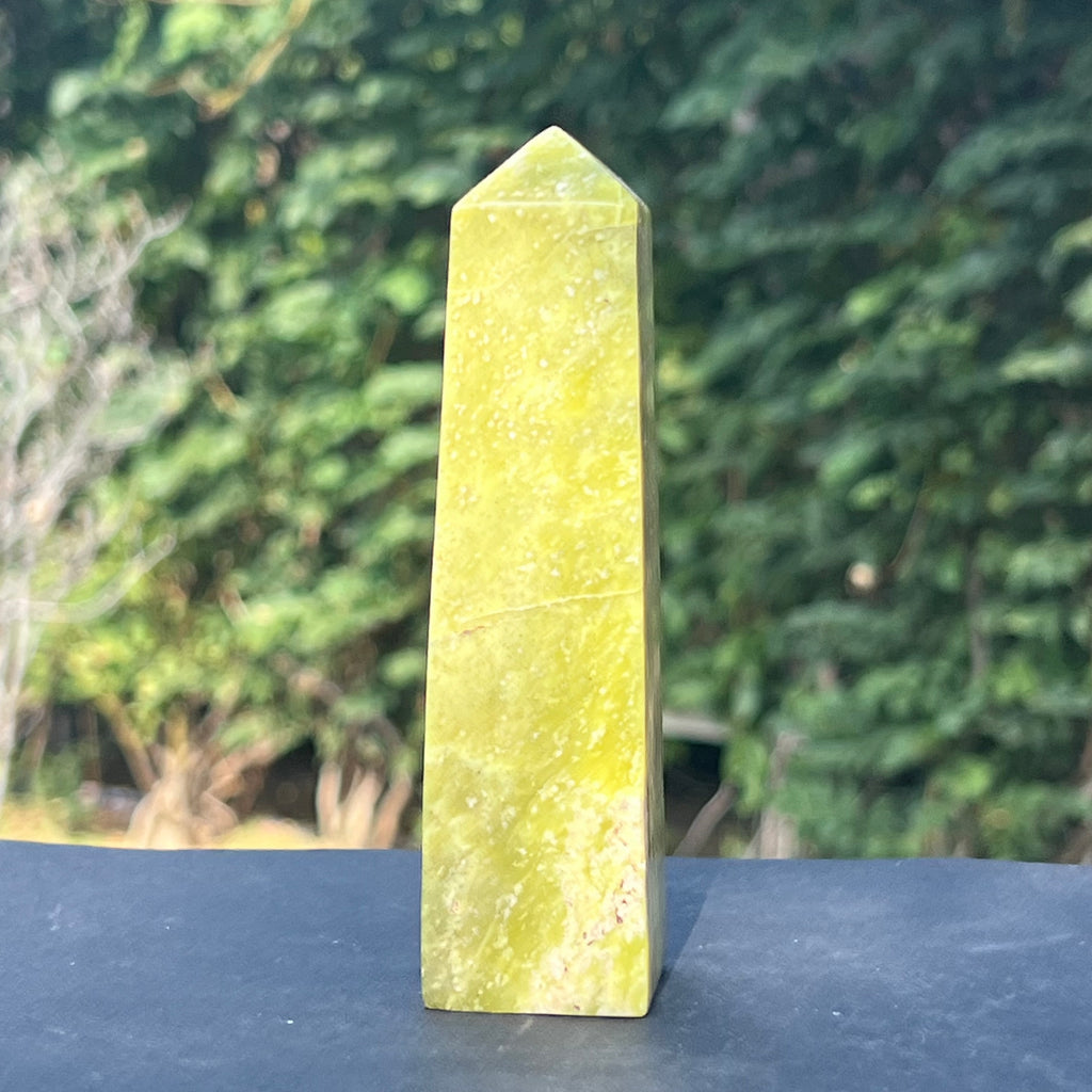 Turn obelisc serpentin galben 12 cm model 2, druzy.ro, cristale 3