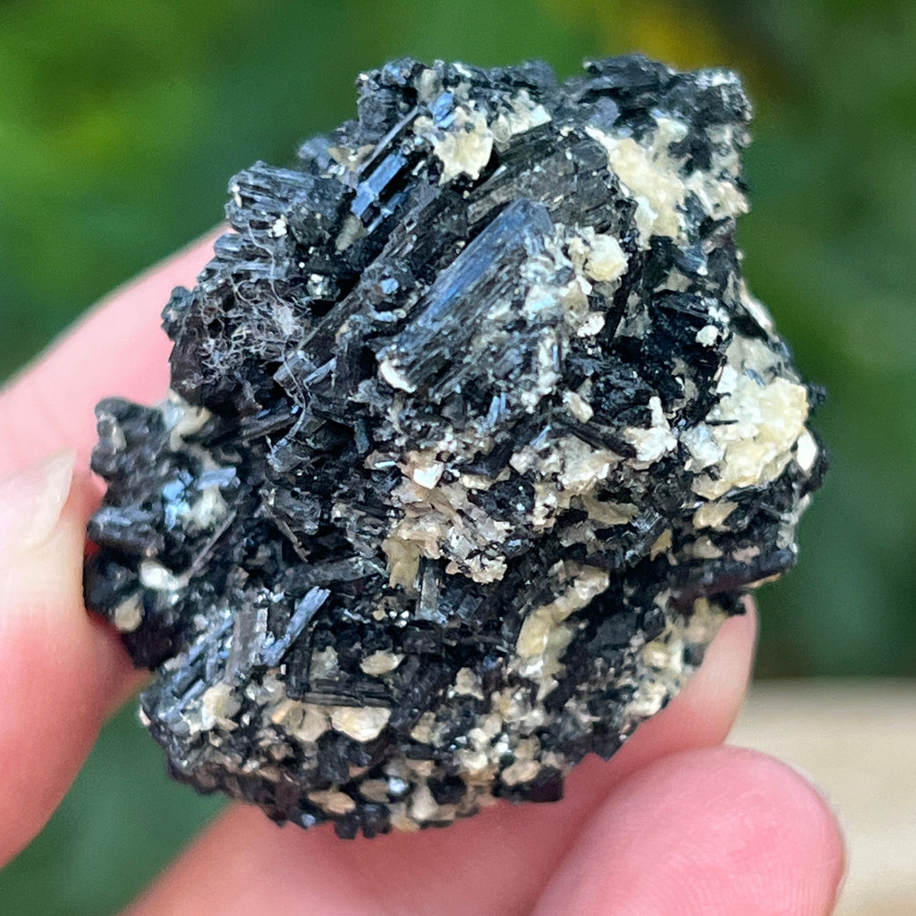 Cluster turmalina neagra cu vermiculita din Erongo m14, pietre semipretioase - druzy.ro 3 