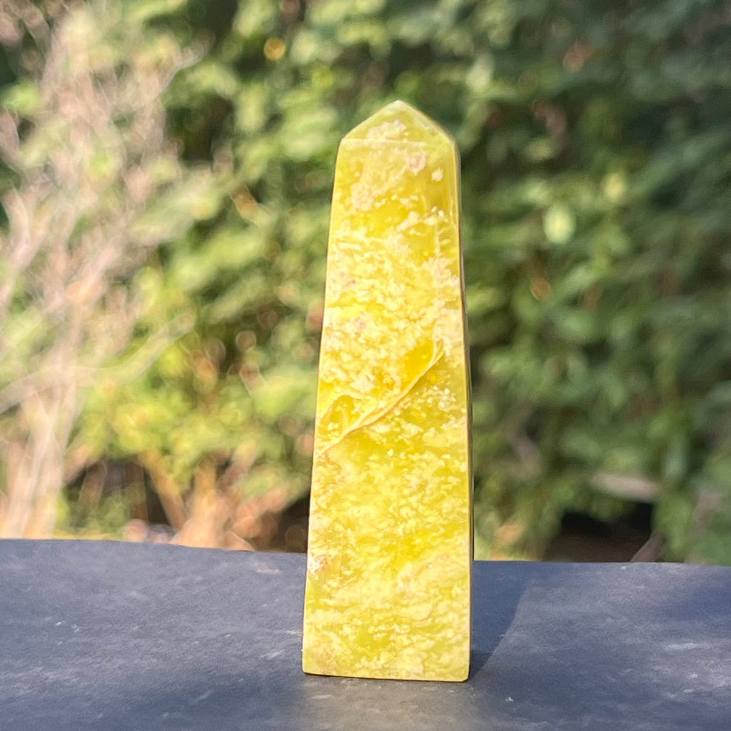 Turn/obelisc serpentin galben model 9, druzy.ro, cristale 4