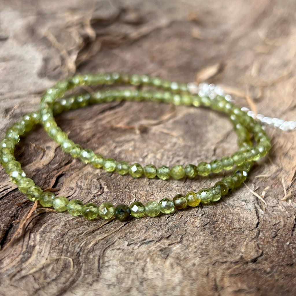 Colier peridot Elara #47, pietre semipretioase - druzy.ro 2 