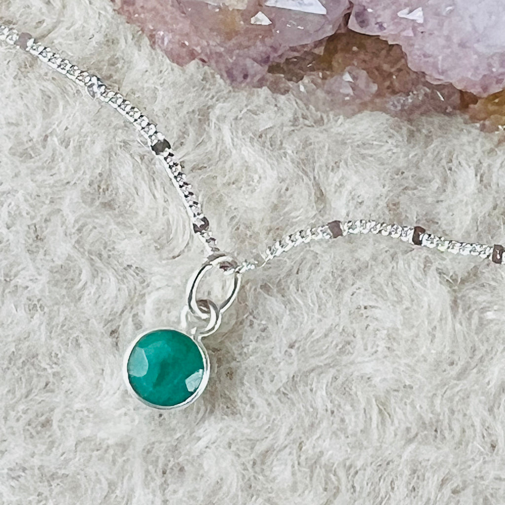 Pandantiv smarald 0.6 cm, argint, piatra lunii mai, birthstone, druzy.ro, cristale 1
