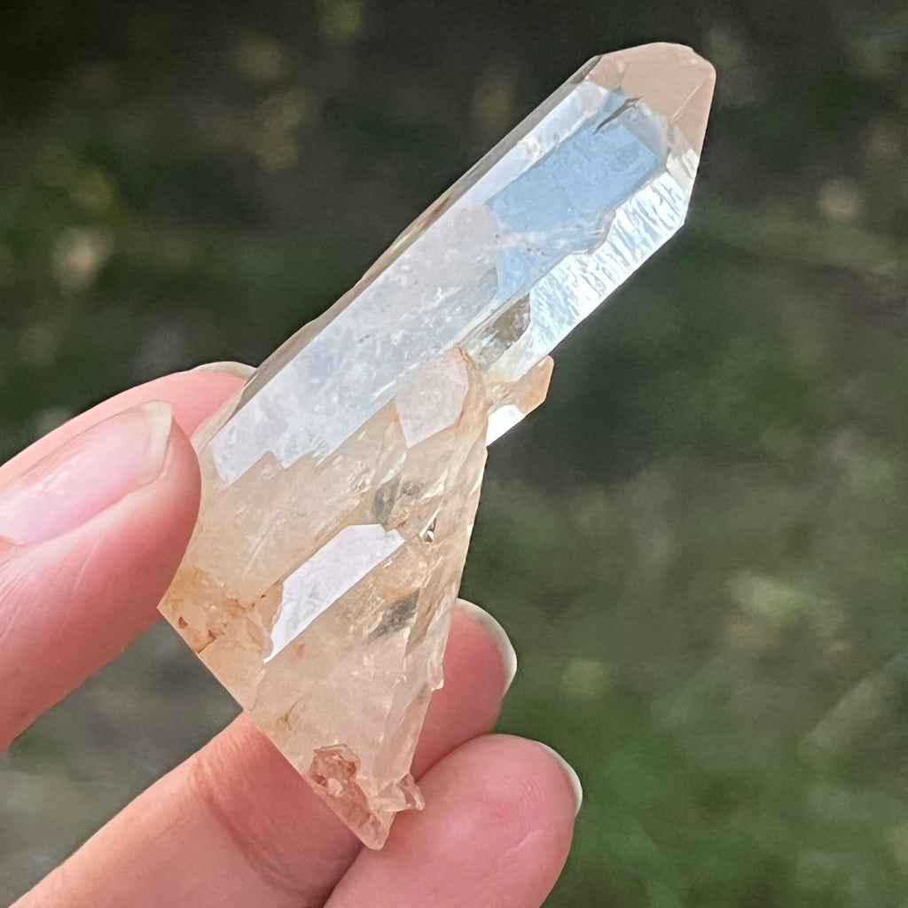 Cristal de cuarț cu incluziuni de goethit brun-portocaliu | Model 13, pietre semipretioase - druzy.ro 9 