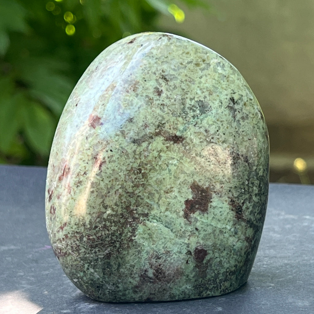 Sculptura crisopraz forma libera | Model L4, pietre semipretioase - druzy.ro 1 