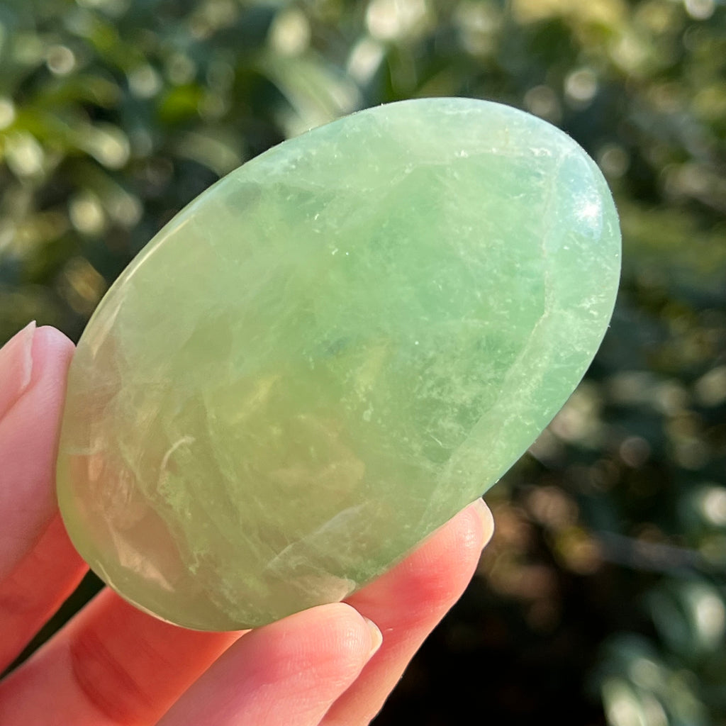 Palmstone fluorit verde model 9, din Madagascar, druzy.ro, cristale 1