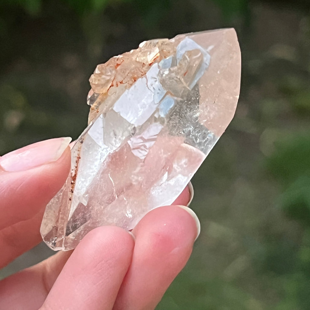 Cristal de cuarț cu incluziuni de goethit brun-portocaliu | Model 7, pietre semipretioase - druzy.ro 2 