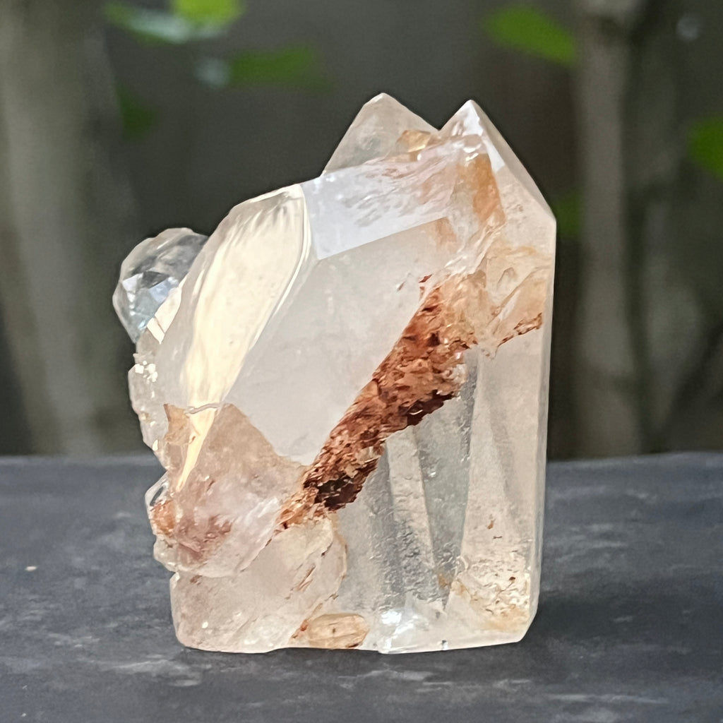 Cristal de cuarț cu incluziuni de goethit brun-portocaliu | Model 4, pietre semipretioase - druzy.ro 1 
