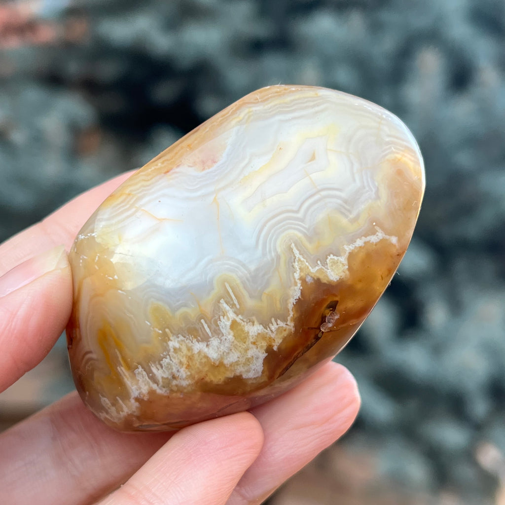 Agat de Botswana palm stone m11A, druzy.ro, cristale 1
