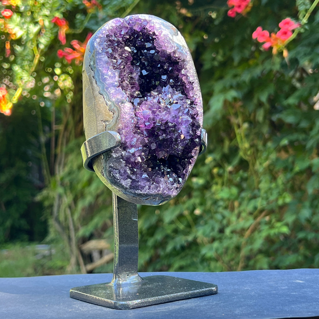 Ametist Uruguay AAA pe stand calitate +AAA, geoda ametist Urguay | Model 2, pietre semipretioase - druzy.ro 1 