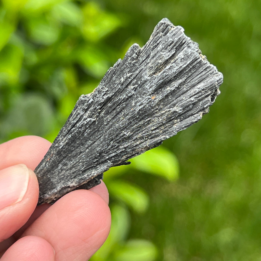 Kianit negru (Cianit) piatra bruta m3, pietre semipretioase - druzy.ro 1 