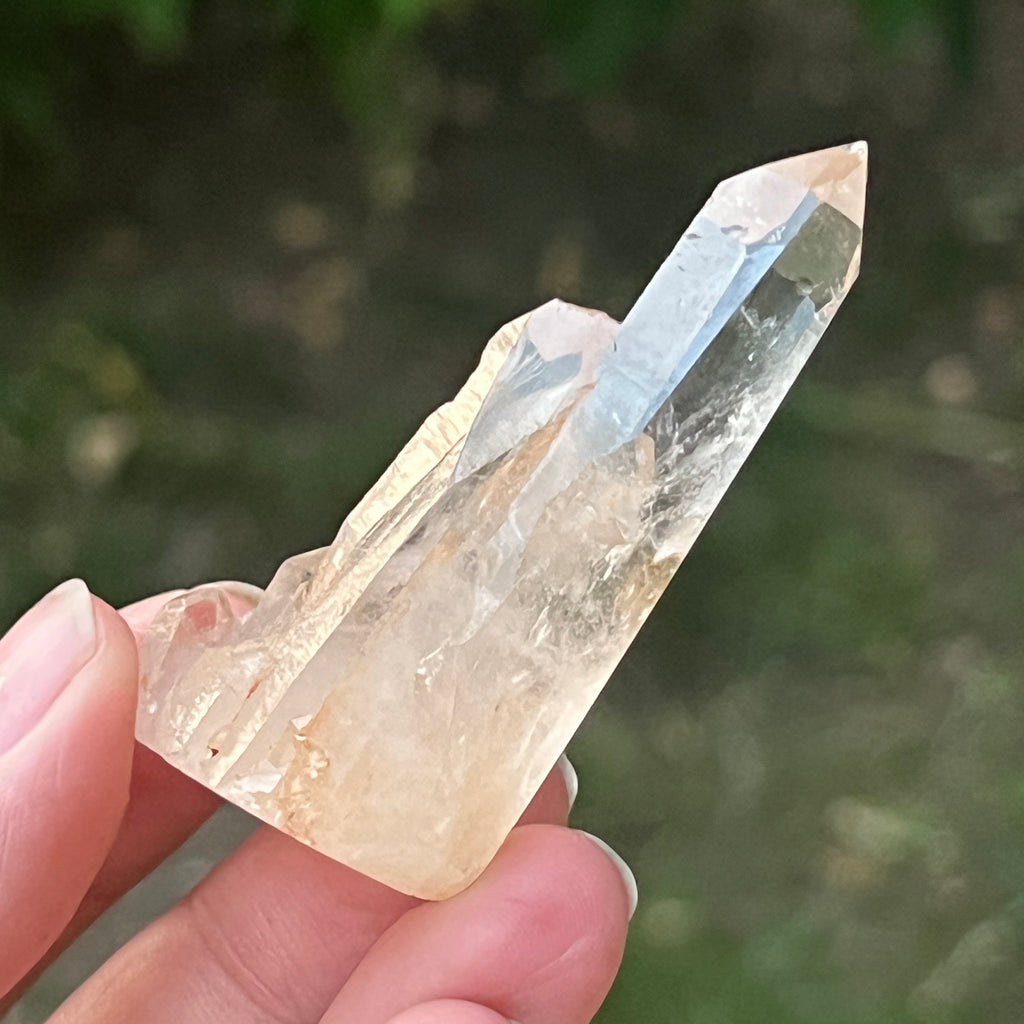 Cristal de cuarț cu incluziuni de goethit brun-portocaliu | Model 13, pietre semipretioase - druzy.ro 6 