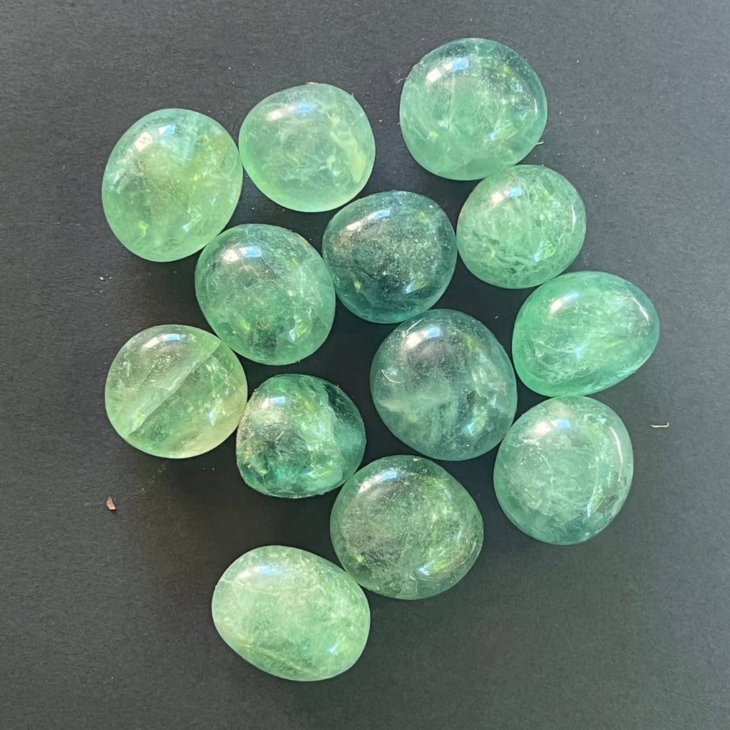 Fluorit verde AAA piatra rulata mini, druzy.ro, pietre semipretioase 4