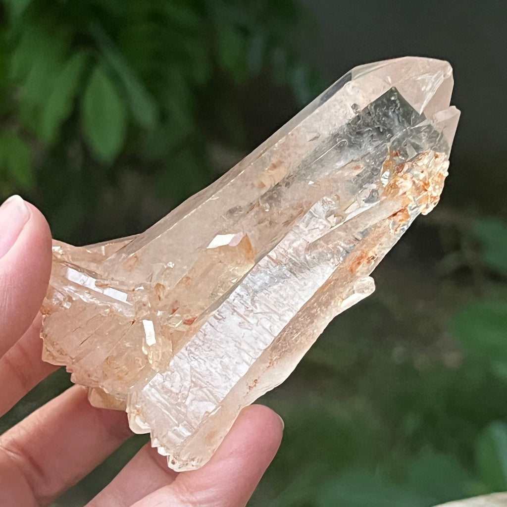 Cristal de cuarț cu incluziuni de goethit brun-portocaliu | Model 8, pietre semipretioase - druzy.ro 11 