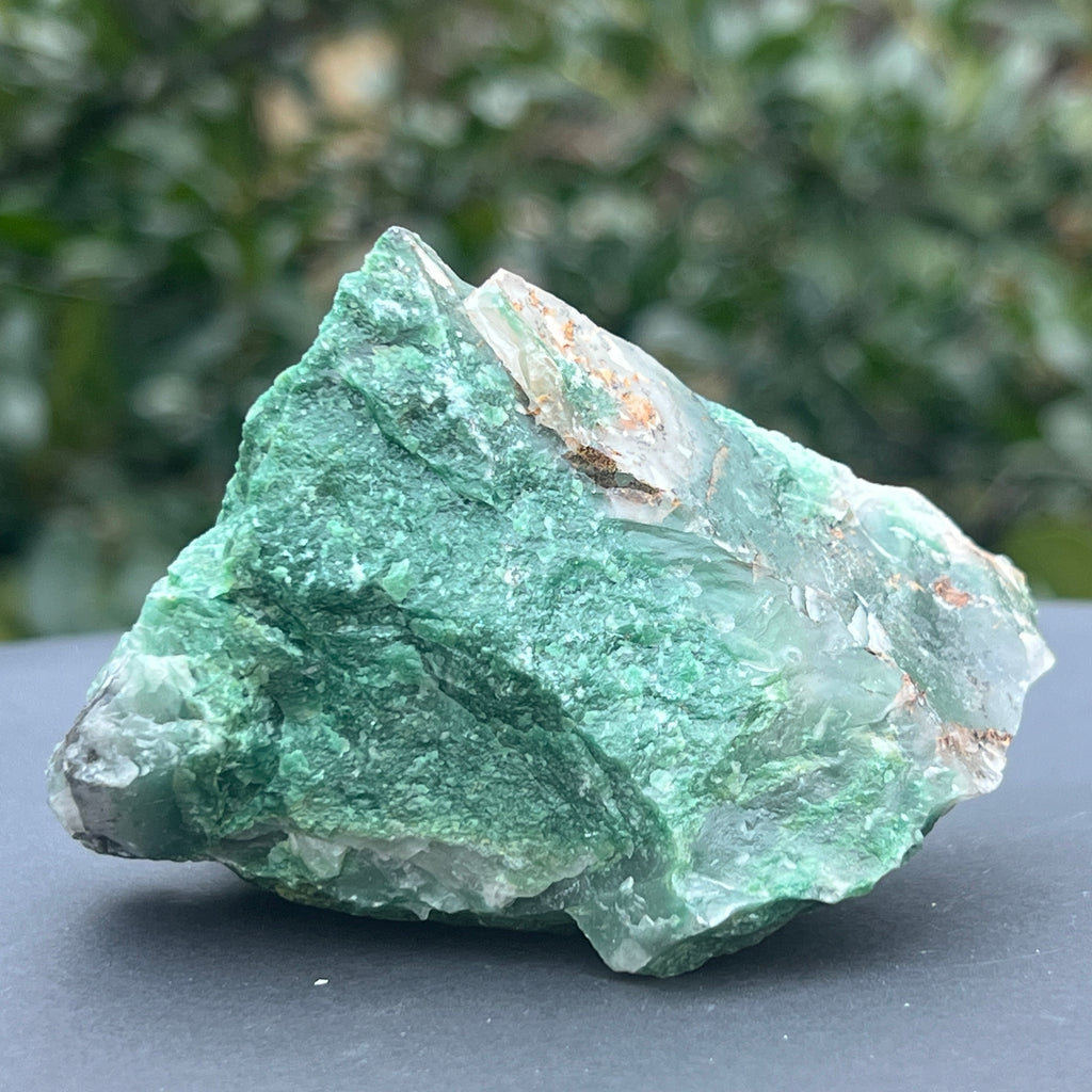 Jad verde piatra bruta model 2A, pietre semipretioase - druzy.ro 1 