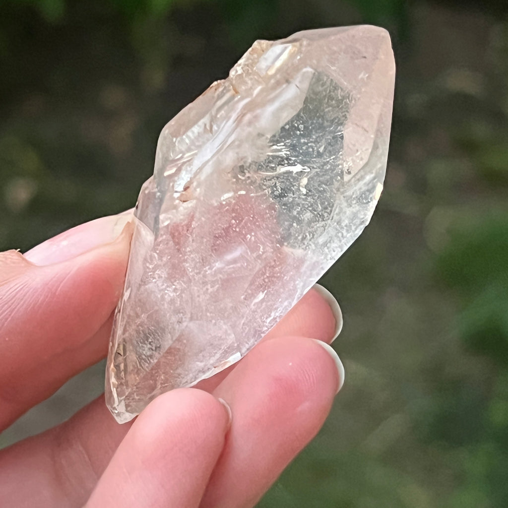Cristal de cuarț cu incluziuni de goethit brun-portocaliu | Model 7, pietre semipretioase - druzy.ro 5 