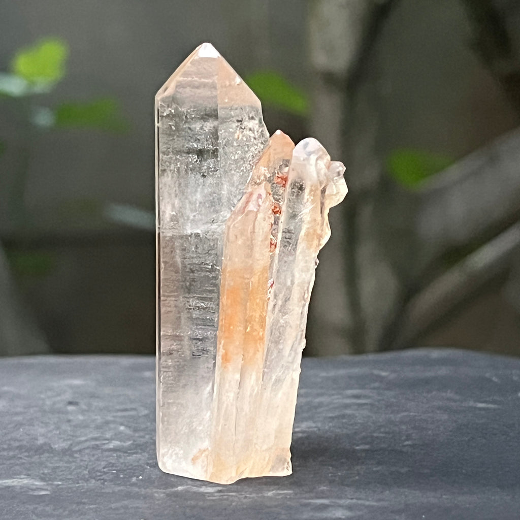 Cristal de cuarț cu incluziuni de goethit brun-portocaliu | Model 6, pietre semipretioase - druzy.ro 2 
