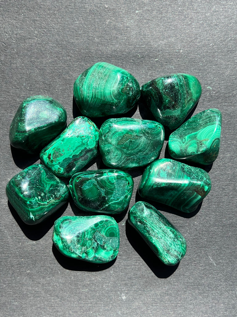 Malachit piatra rulata mini Congo, druzy.ro, cristale 2