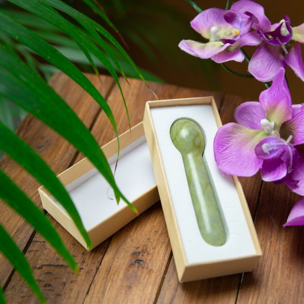 Bulb Yoni jad verde masaj ambalat in cutie cadou natur, druzy.ro, cristale 3