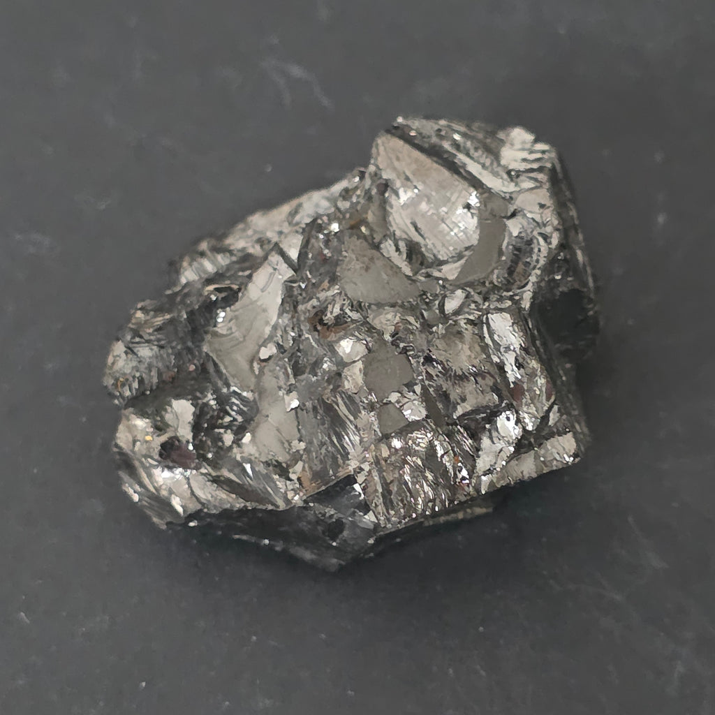 Shungit cristalizat Elite (Nobil) model 4, pietre semipretioase - druzy.ro 3 